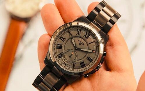 Fossil Qʽֱ߱ͬеƷ