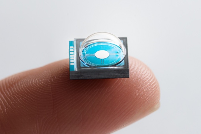 OQmented微镜采用独特的“气泡（Bubble）”MEMS晶圆级真空封装