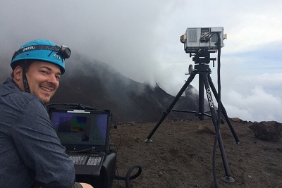 使用Telops相机监测火山情况