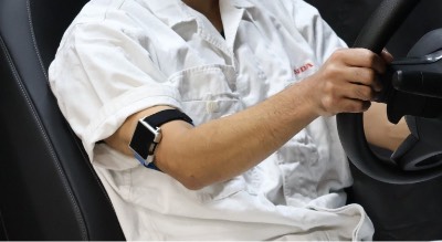  ����΢������ﴫ�м��������ڼ���ʻԱ�ľ���״̬